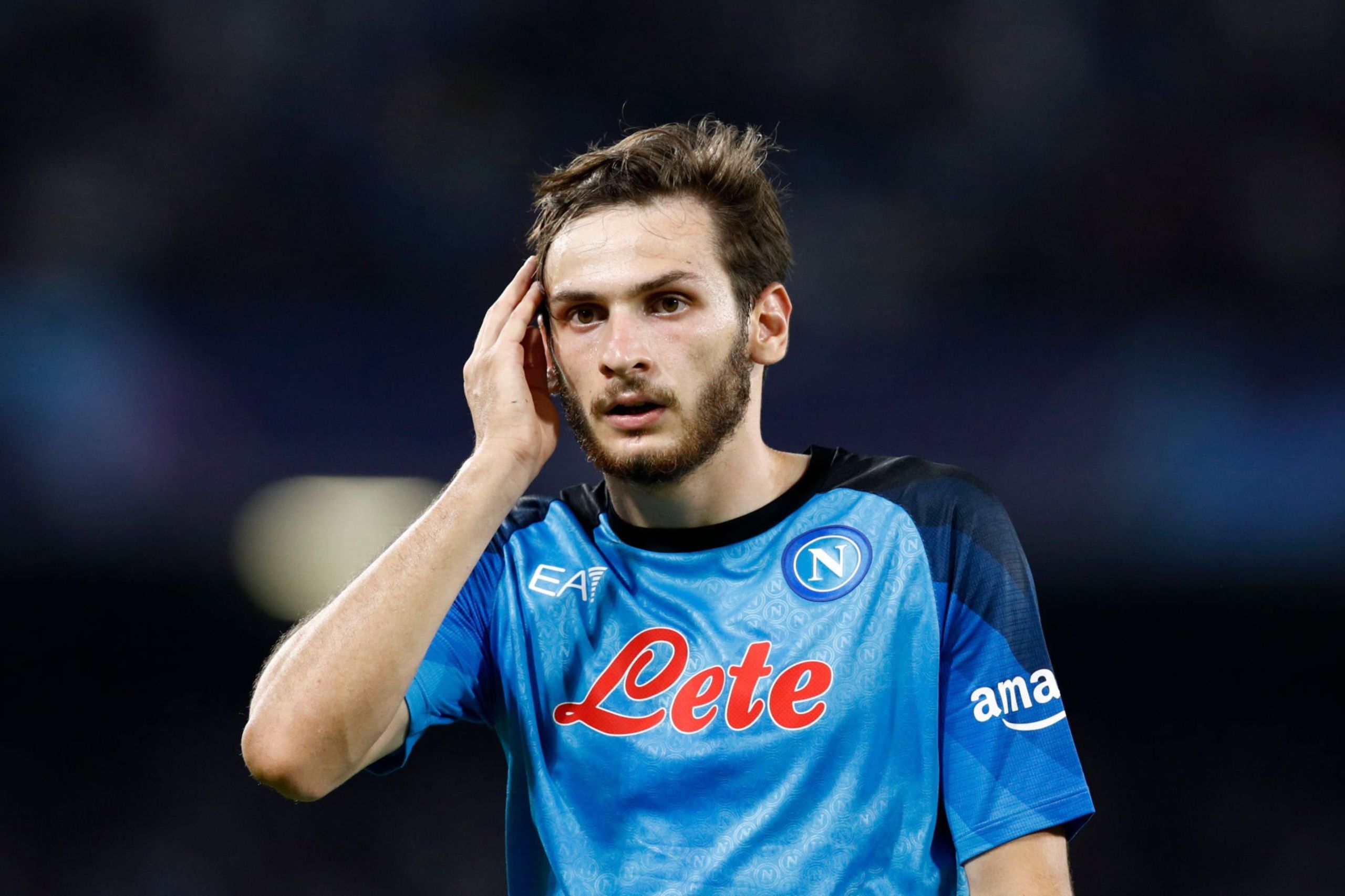 Κβαρατσκέλια: «Στην Τυφλίδα έπαιζα μπάλα με φανέλα του Κριστιάνο!»