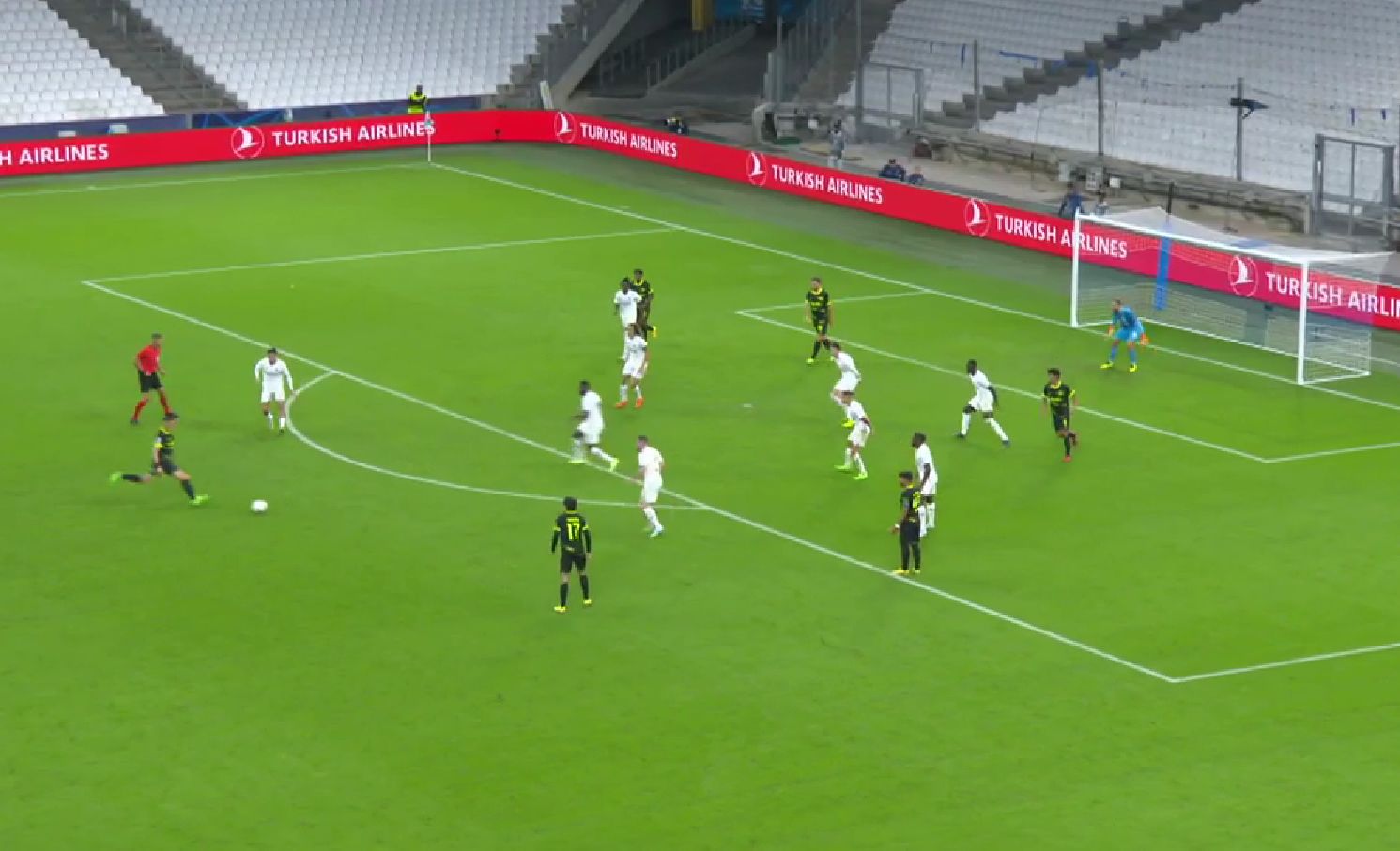 Αλεξανδρόπουλος: Εκατοστά από το πρώτο του γκολ στο Champions League! (vid)