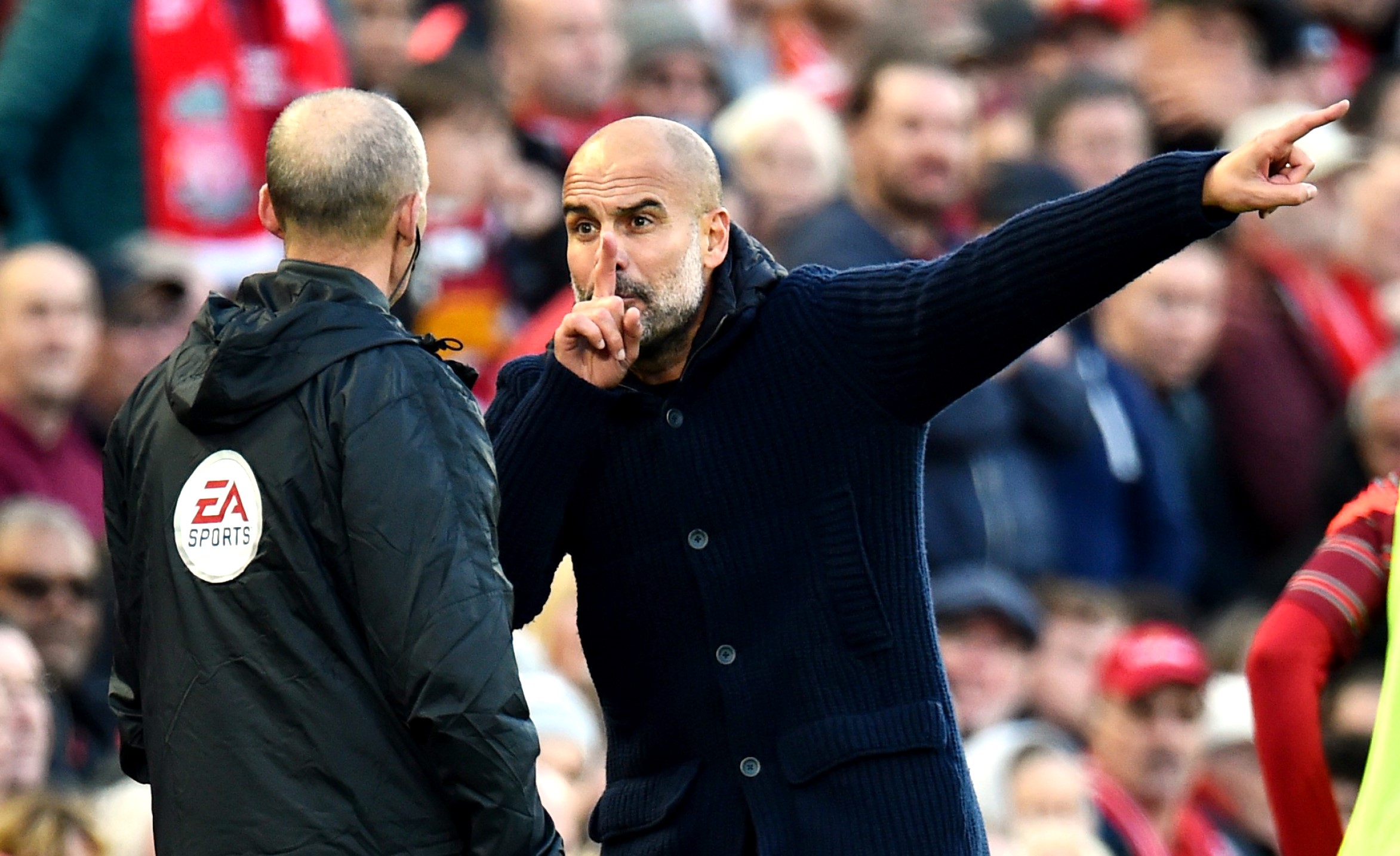 Ειρωνικός Γκουαρντιόλα: «Αυτοί είστε! Αυτό είναι το.. Άνφιλντ»