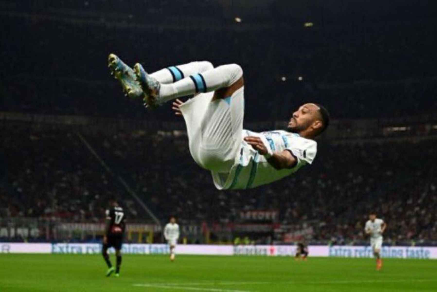 Πασαρέλα στο Μιλάνο η Τσέλσι (vid)