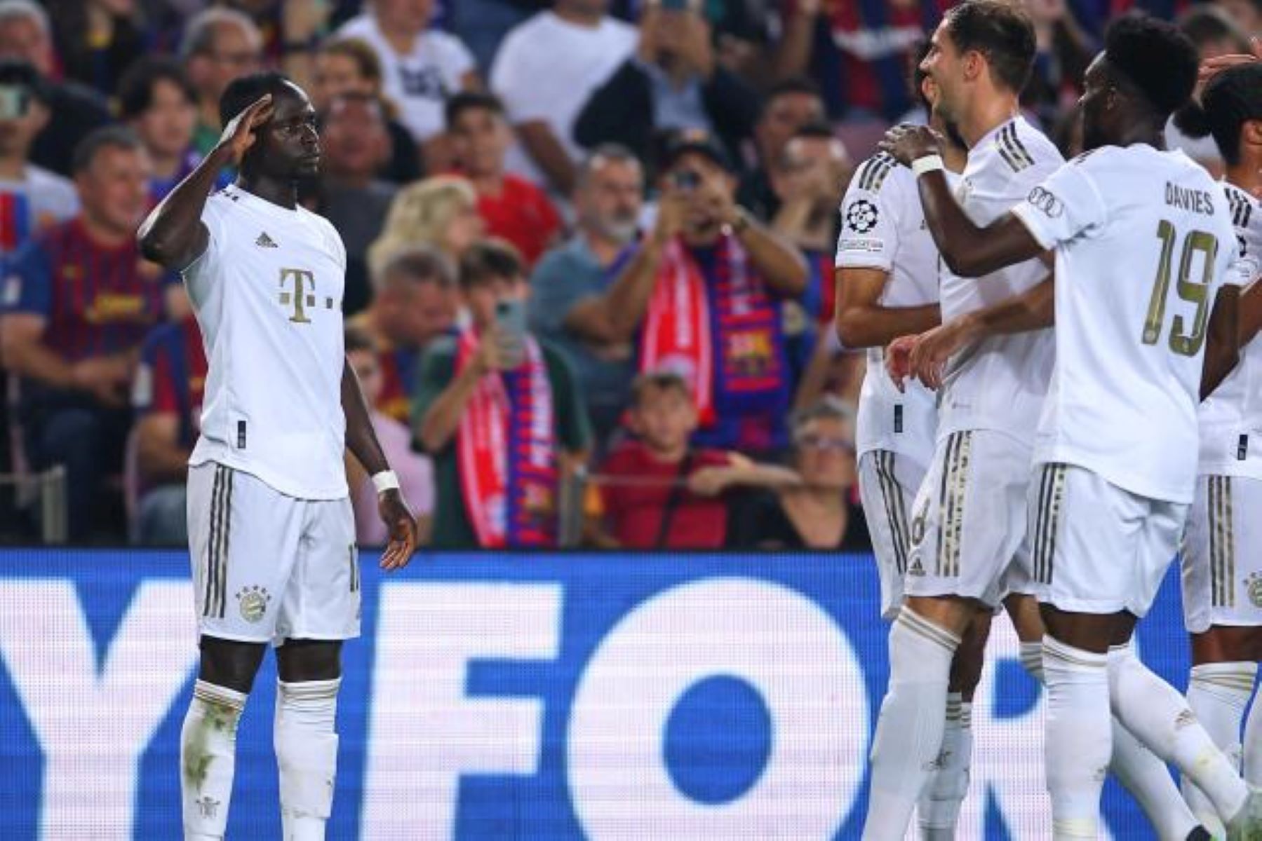 Ήταν στραβό το κλίμα… τα άρπαξε και από τη Μπάγερν (vid)