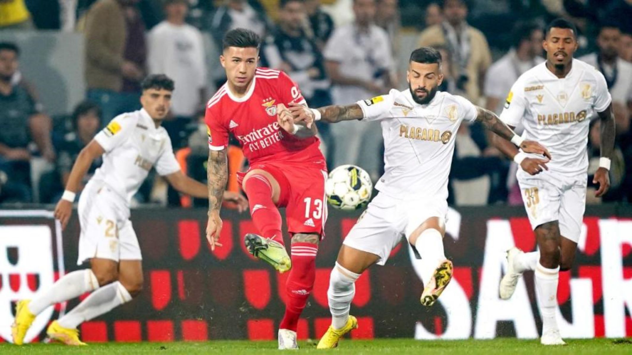 Βρέθηκε ομάδα να σταματήσει τη Μπενφίκα του Βλαχοδήμου (vid)