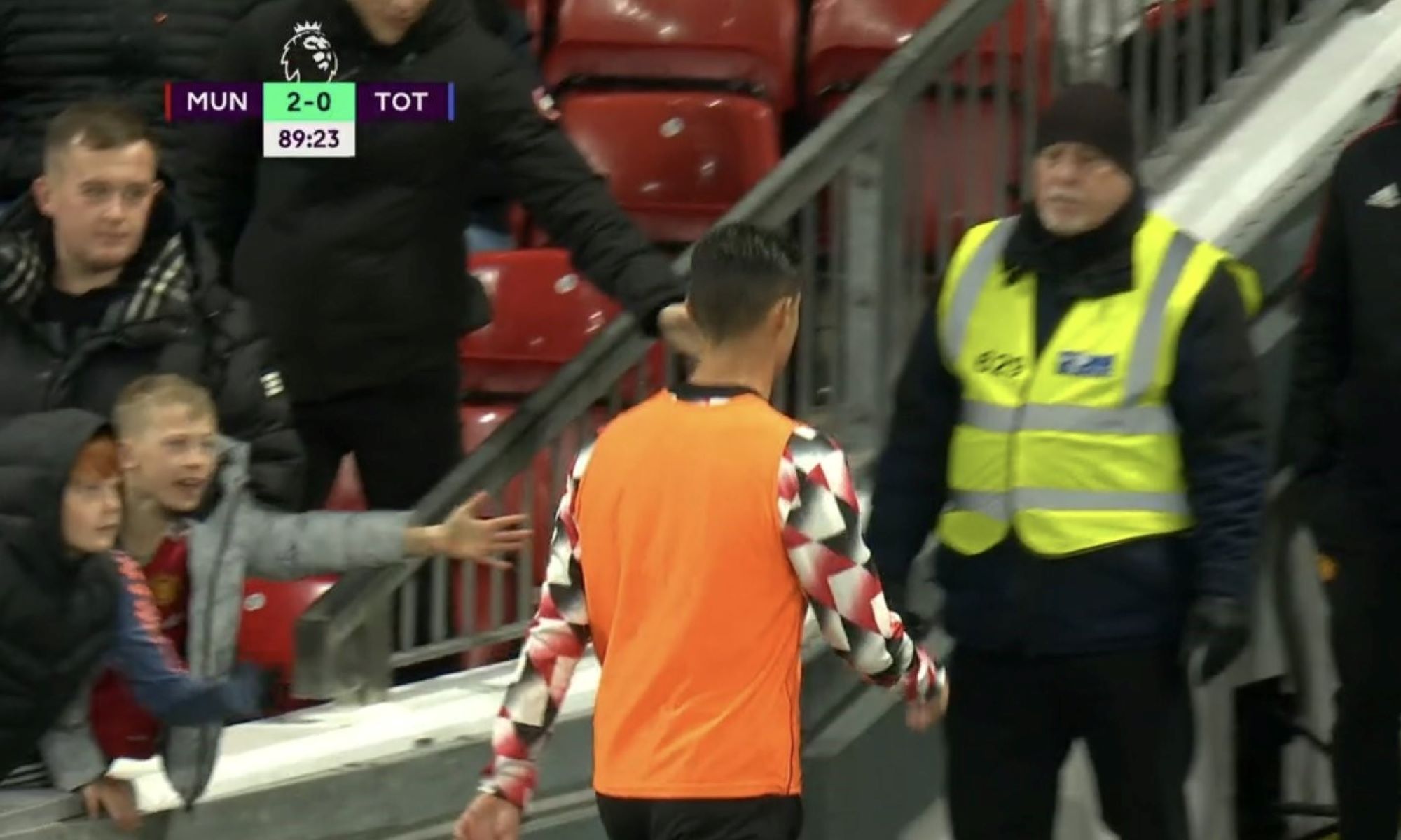 «Πόλεμος» στη Γιουνάιτεντ – Η στιγμή της αποχώρησης του Κριστιάνο (vid)