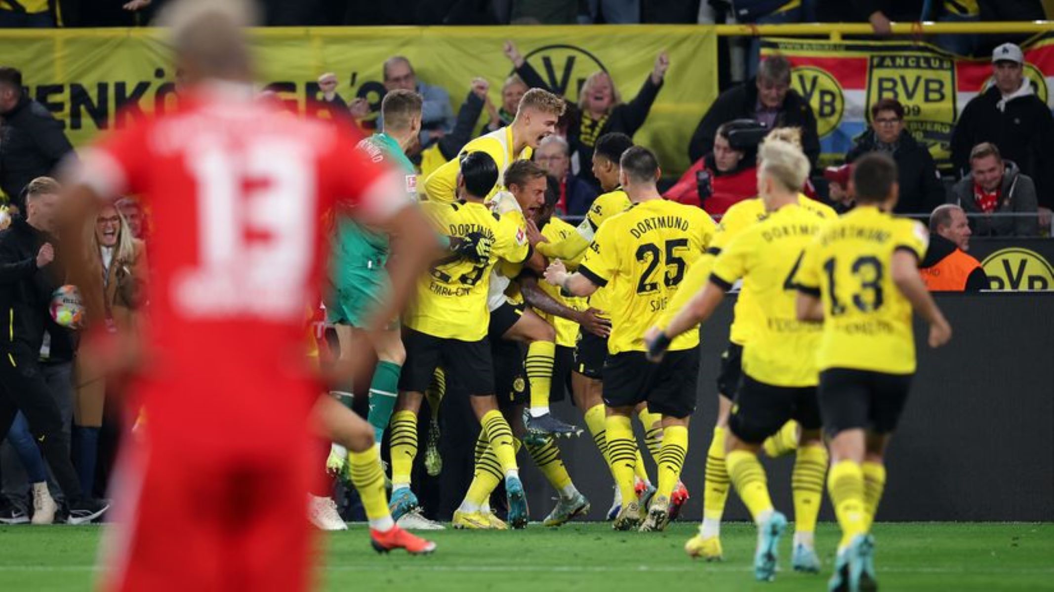 Στη Ντόρτμουντ δε χορταίνουν να βλέπουν το κάζο της Μπάγερν (vid)