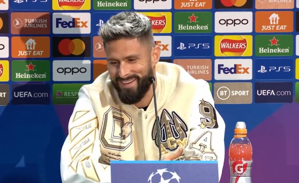 Τους τρέλανε όλους ο Ζιρού – Μιλούσε ιταλικά και αγγλικά ταυτόχρονα στη συνέντευξη Τύπου (vid)