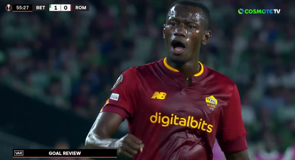 Η Ρόμα μιλάει με καμάρι για όλα αυτά που κάνει ο Καμαρά! (vids)