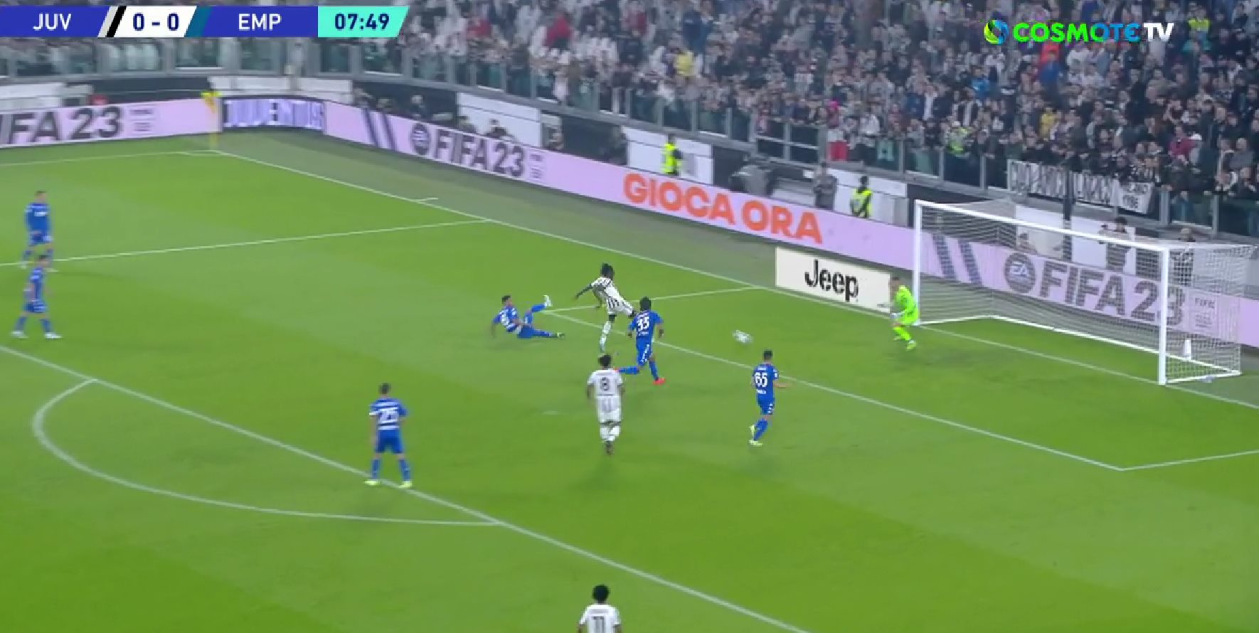 O Κεν είναι πραγματική «κόμπρα» μέσα στην περιοχή! (vid)