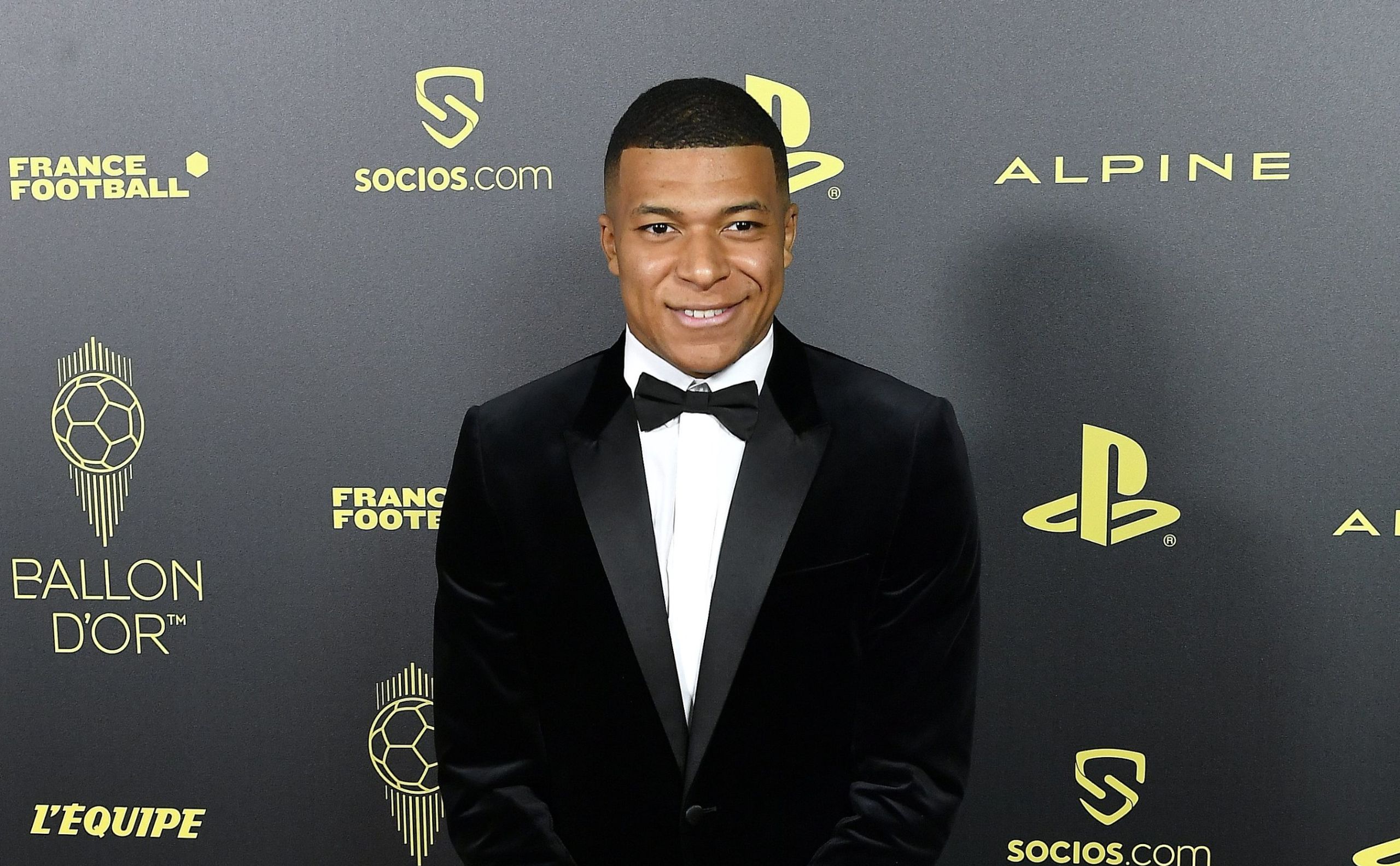 Ο Μπαπέ «σκότωσε» τον Μπενζεμά με το βλέμμα του! (pics)