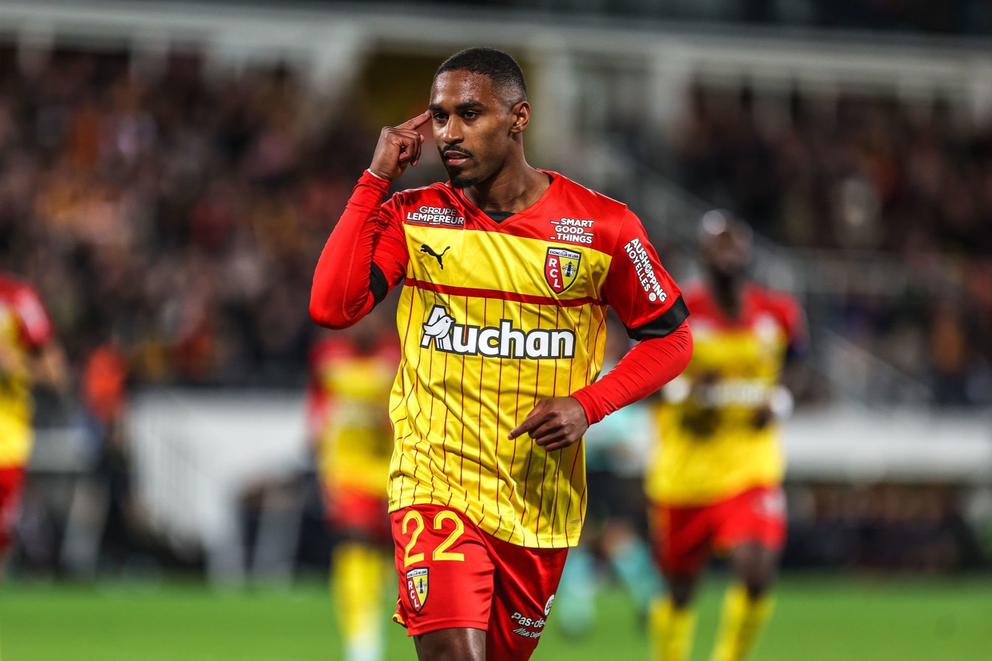 Η Παρί νικάει ακόμη και όταν δεν… παίζει (vid)