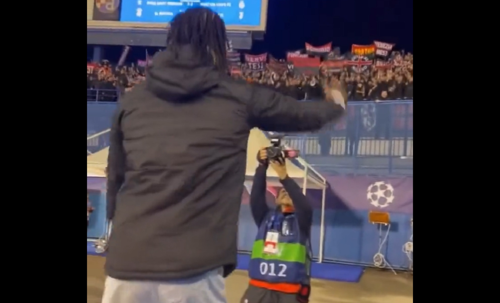 Μίλαν: Ο «έρωτας» του Λεάο με τους Ροσονέρι δείχνει… ανανέωση