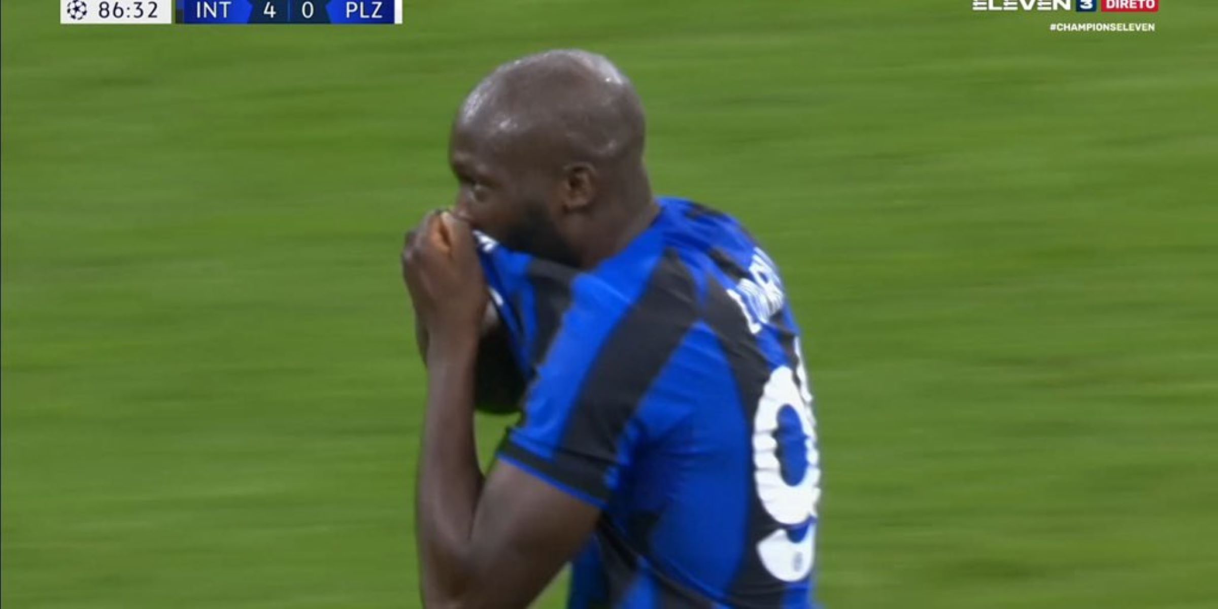 O Λουκάκου πανηγύρισε σαν τρελός το κυνικό πλασέ του (vid)