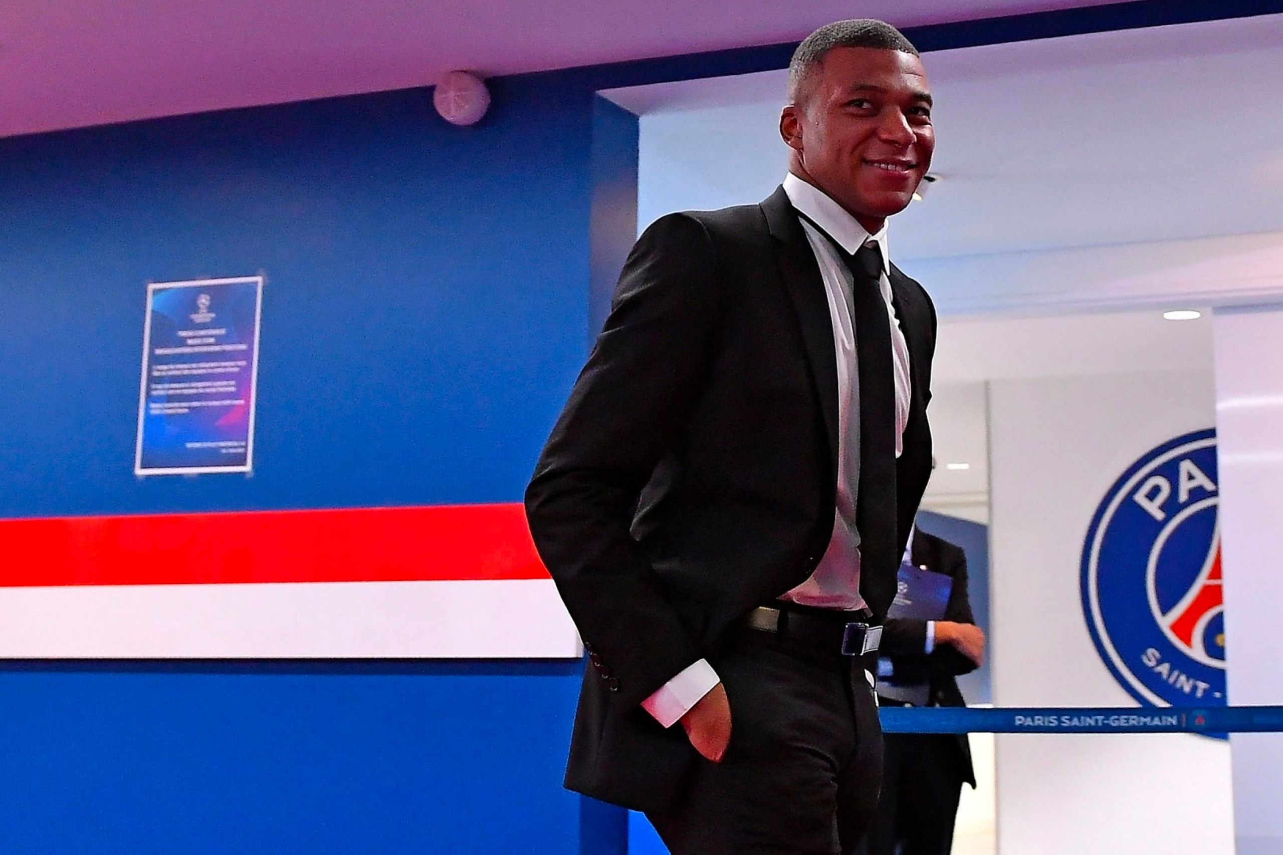 Παρί: «Δεν πάει πουθενά ο Μπαπέ! Fake news τα όσα γράφονται»