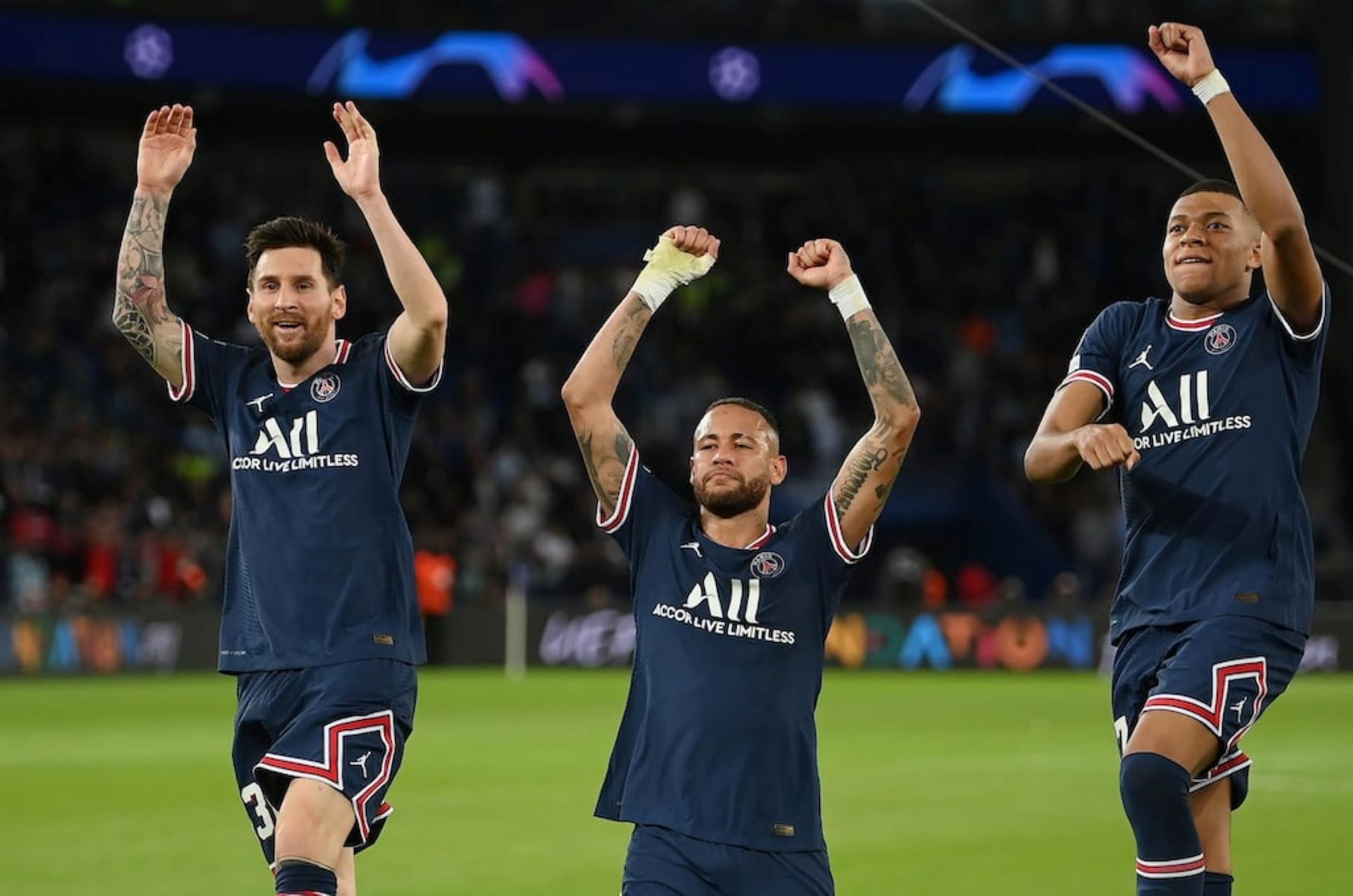 Η Parisien έβγαλε στη φόρα τους μισθούς των Μέσι και Νεϊμάρ!