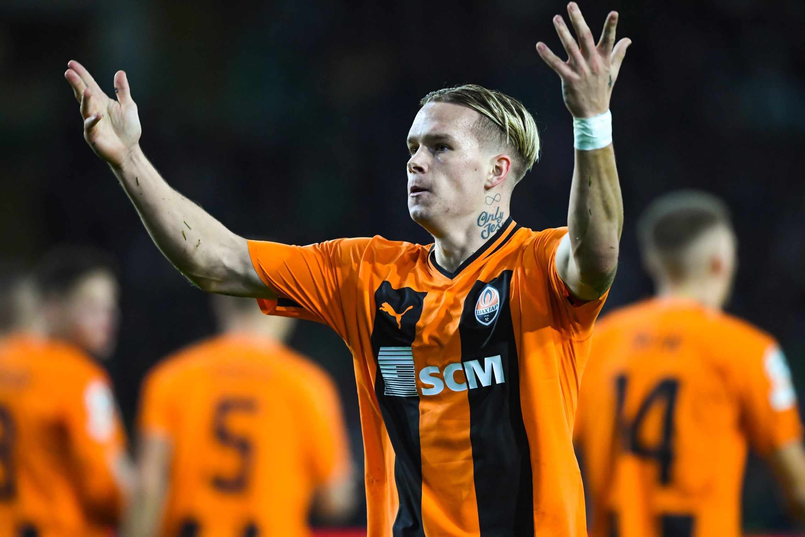 Μιχαΐλο Μούντρικ: Ο εξτρέμ της Σαχτάρ τρελαίνει την Ευρώπη με τις ντρίμπλες του! (vids)