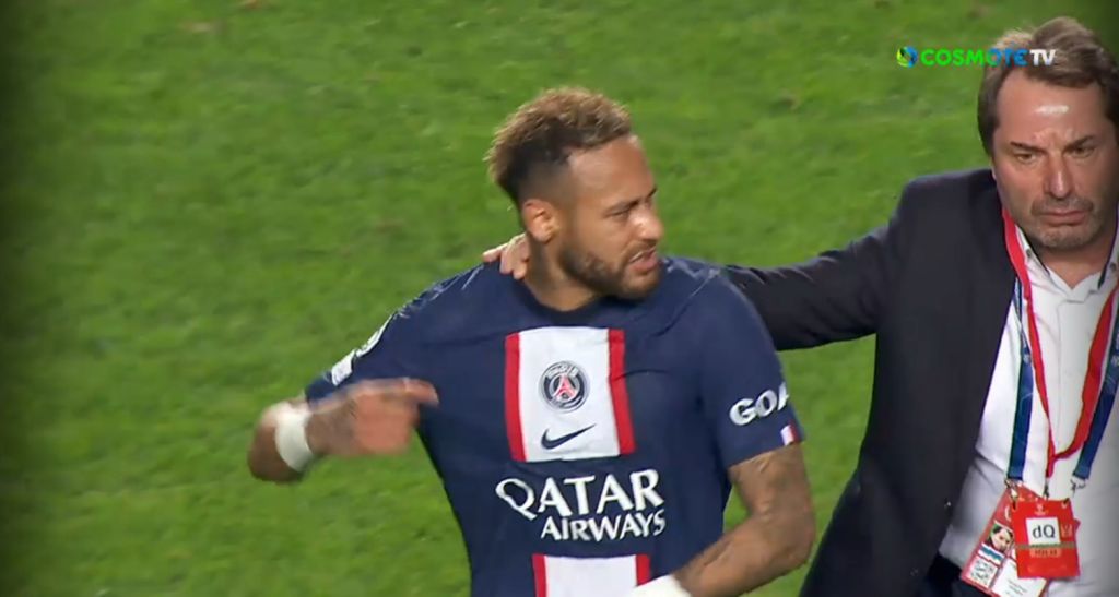 Ο Νεϊμάρ… έχασε την μπάλα: Πολλά τα νεύρα από τον Βραζιλιάνο! (vids)