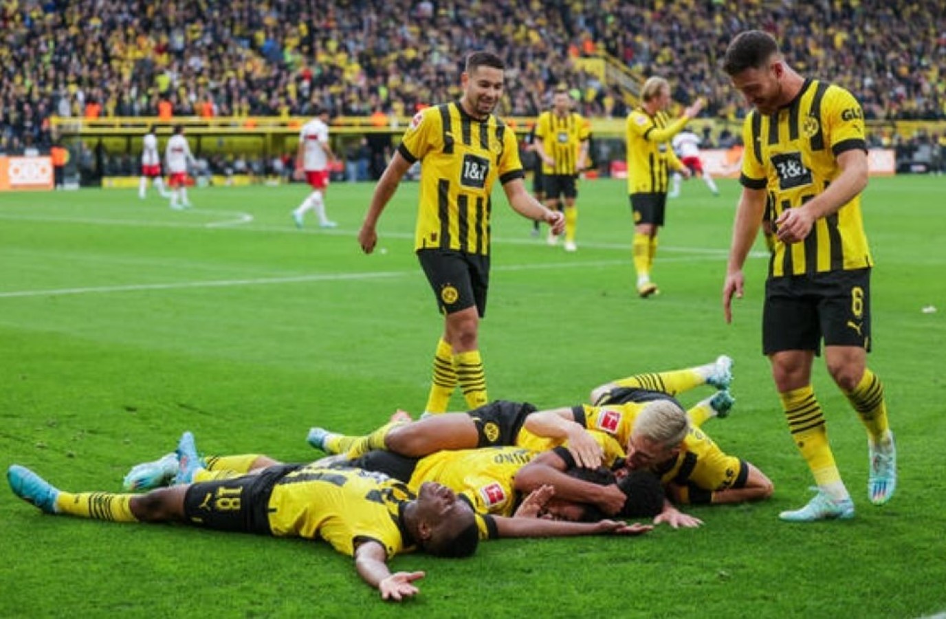 “Τρόμαξε” την Στουτγκάρδη η Ντόρτμουντ – Την… διέλυσε με 5αρα!