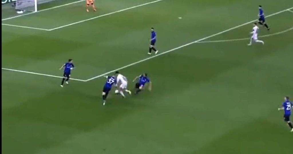 Ο Πέδρι κόλλησε τη μπάλα και ολόκληρη η Ίντερ έμεινε να τον χαζεύει (vid)