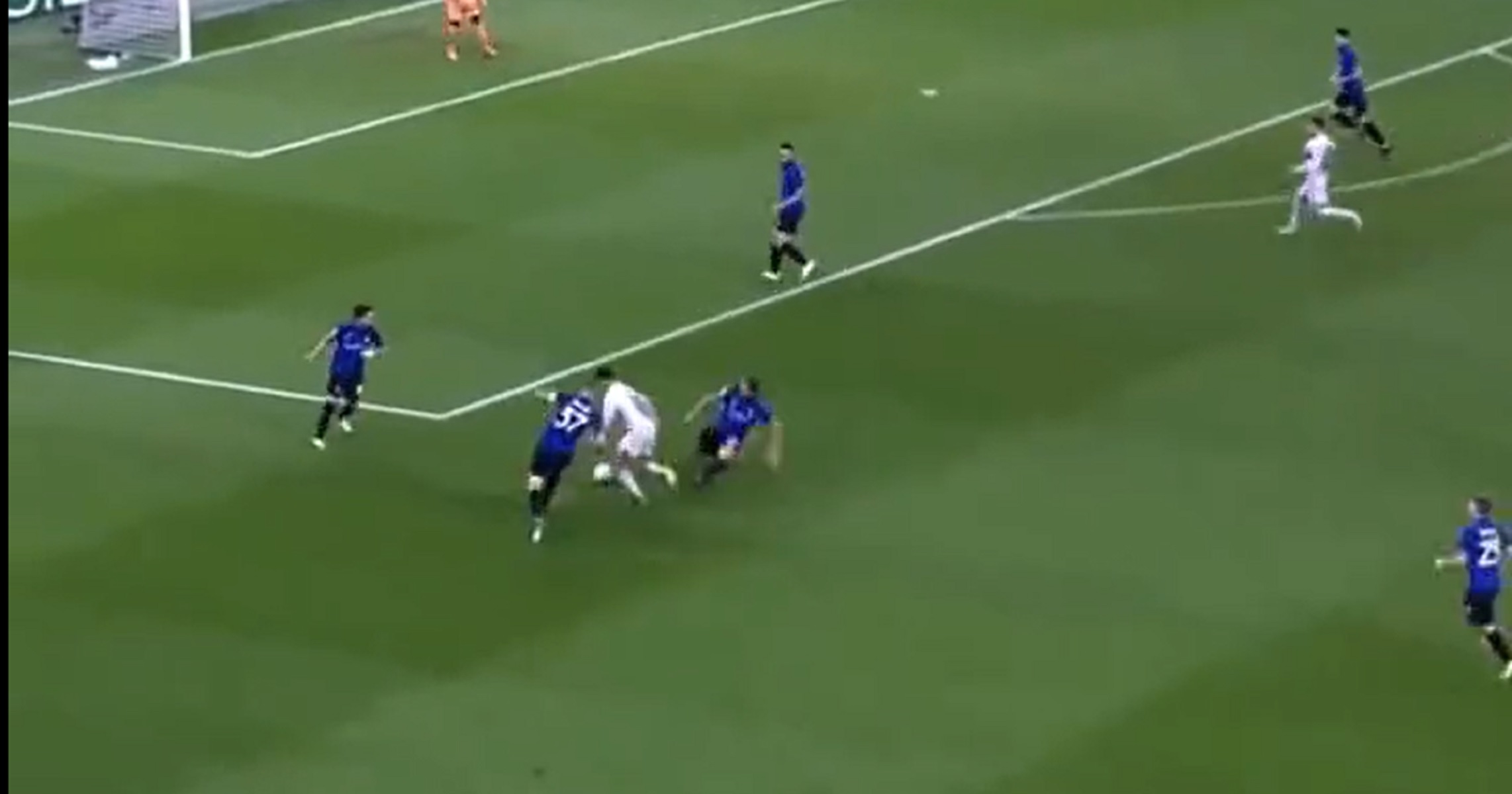 Ο Πέδρι κόλλησε τη μπάλα και ολόκληρη η Ίντερ έμεινε να τον χαζεύει (vid)