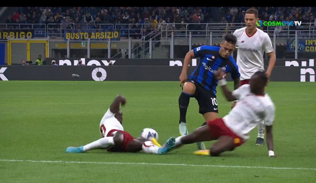 Ο Έιμπραχαμ παραλίγο να κόψει στα… δύο τον Καμαρά με το τάκλιν του! (vid)