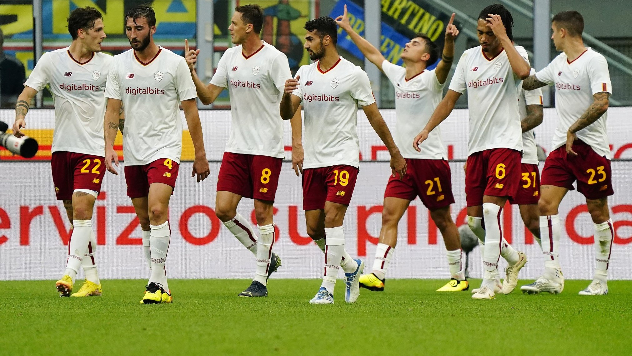 Η Ρόμα είναι εδώ και κάνει… πανικό με τους πανηγυρισμούς της! (vids)