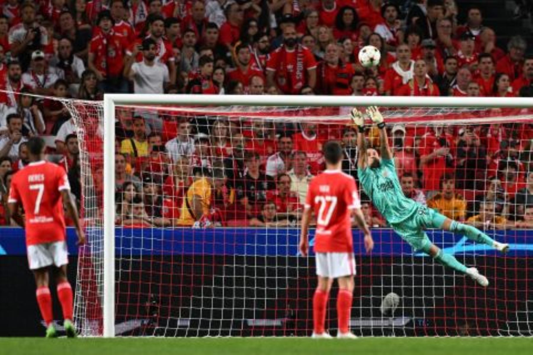 O μαγικός Βλαχοδήμος «έσβησε» Μπαπέ και Νέιμαρ (vid)