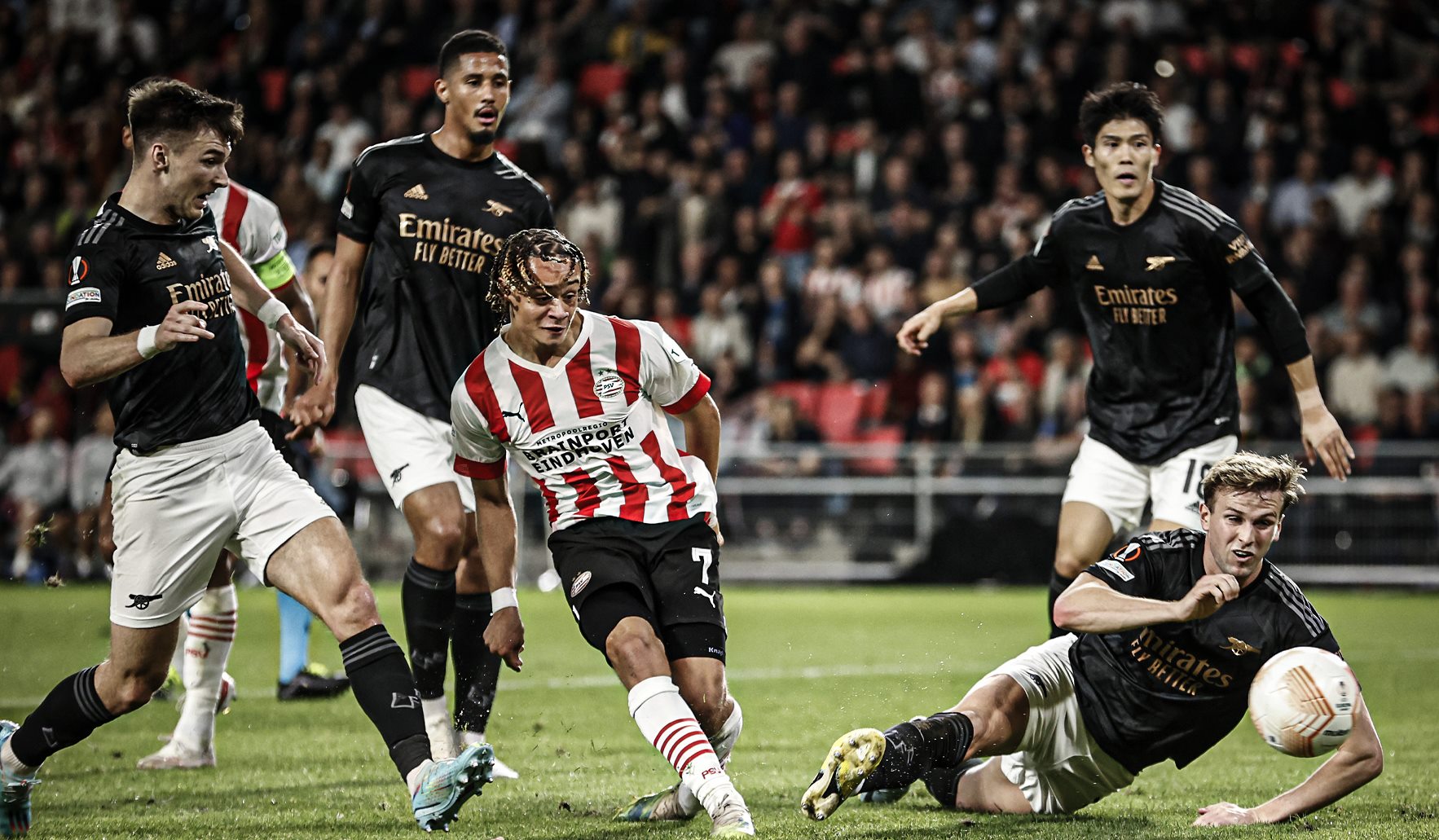 Ο Σίμονς «οργιάζει» στην Ευρώπη και η Παρί… κλαίει!