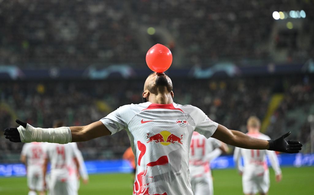 Σαχτάρ – Λειψία: Ο Ενκουνκού πανηγύρισε φουσκώνοντας… μπαλόνι! (vid)