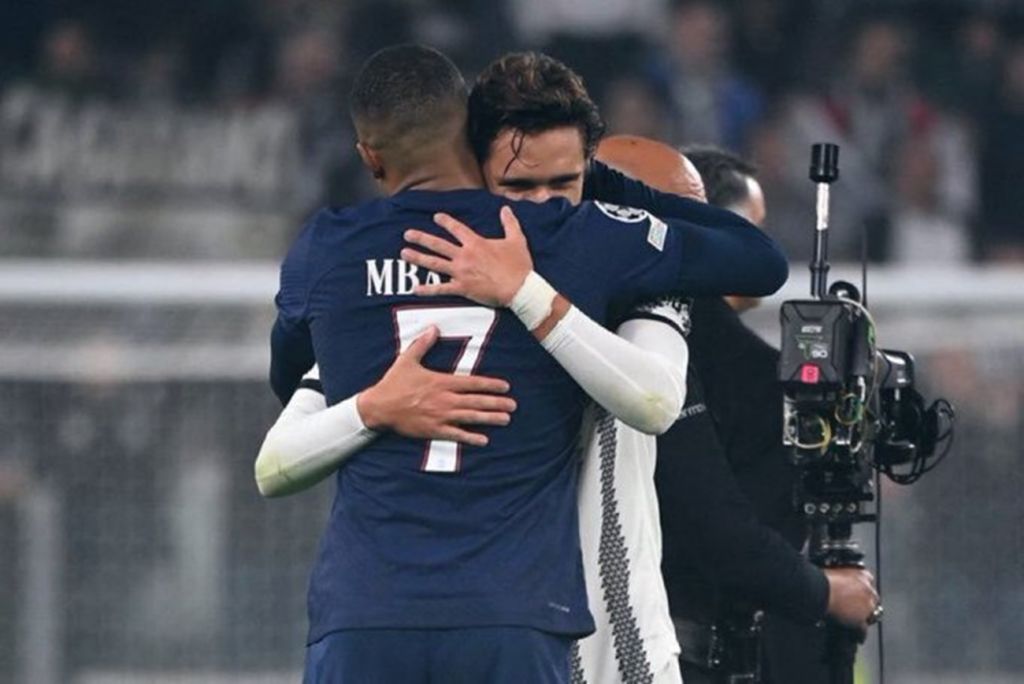 «Hats off» στον Μπαπέ που χειροκρότησε τον Κιέζα στη μεγάλη του επιστροφή! (pic, vid)