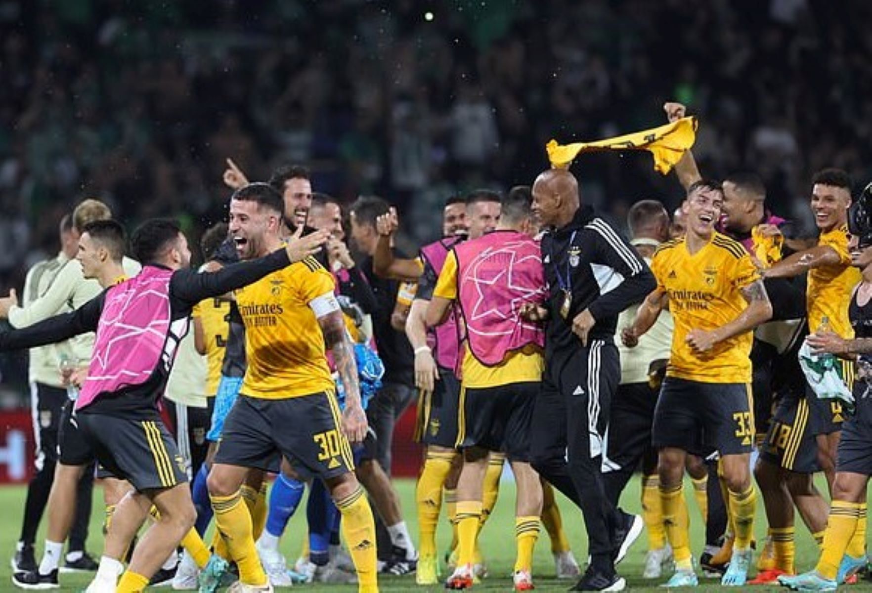 H γκολάρα του Ζοάο Μάριο που… πάγωσε Μπαπέ και Μέσι (vid)