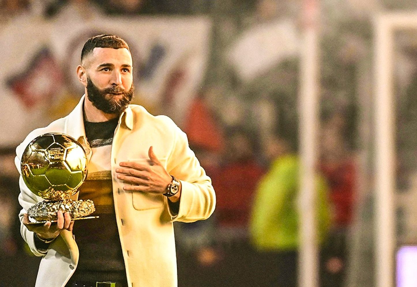 «Κάηκε» το Λιόν για χάρη του Μπενζεμά που επέστρεψε με τη «Χρυσή Μπάλα»! (pics/vid)