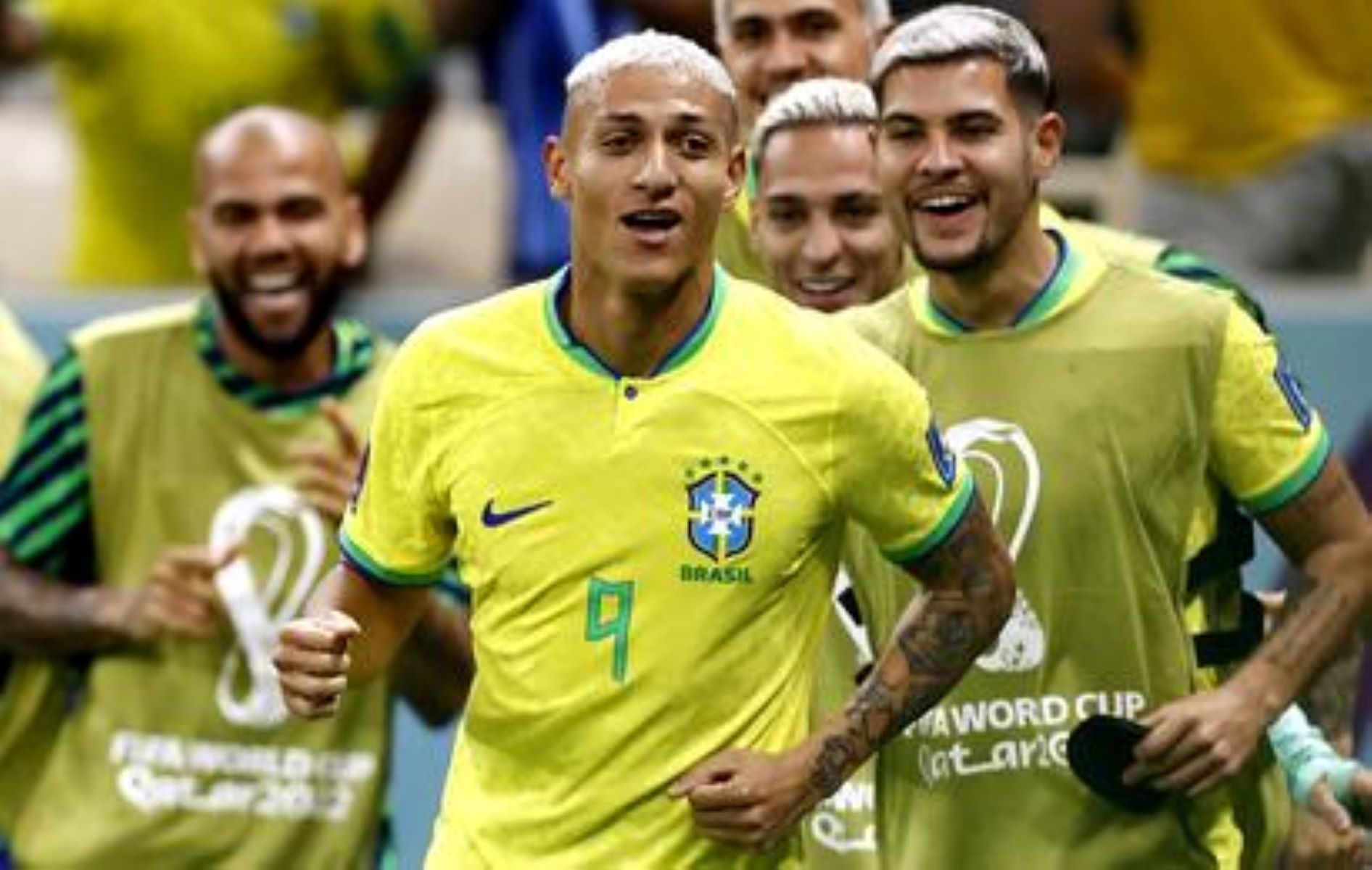 Οπαδός απόλαυσε τη νίκη της Βραζιλίας φορώντας φανέλα Μέσι στη… «Σελεσάο» (pic)