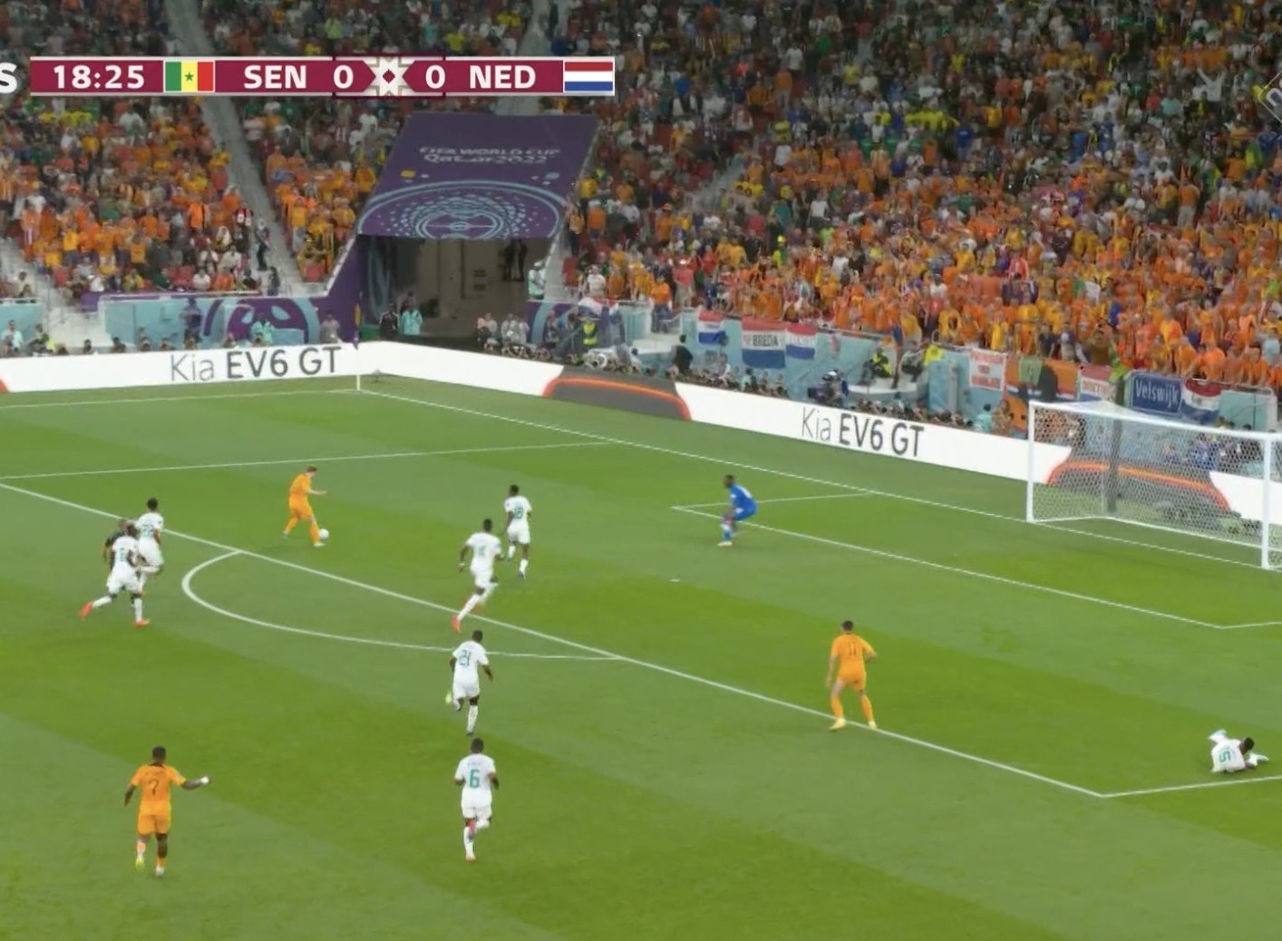 Ο Ντε Γιονγκ άργησε πιο πολύ και από το “replay” – Τα έκανε… μαντάρα (vid)