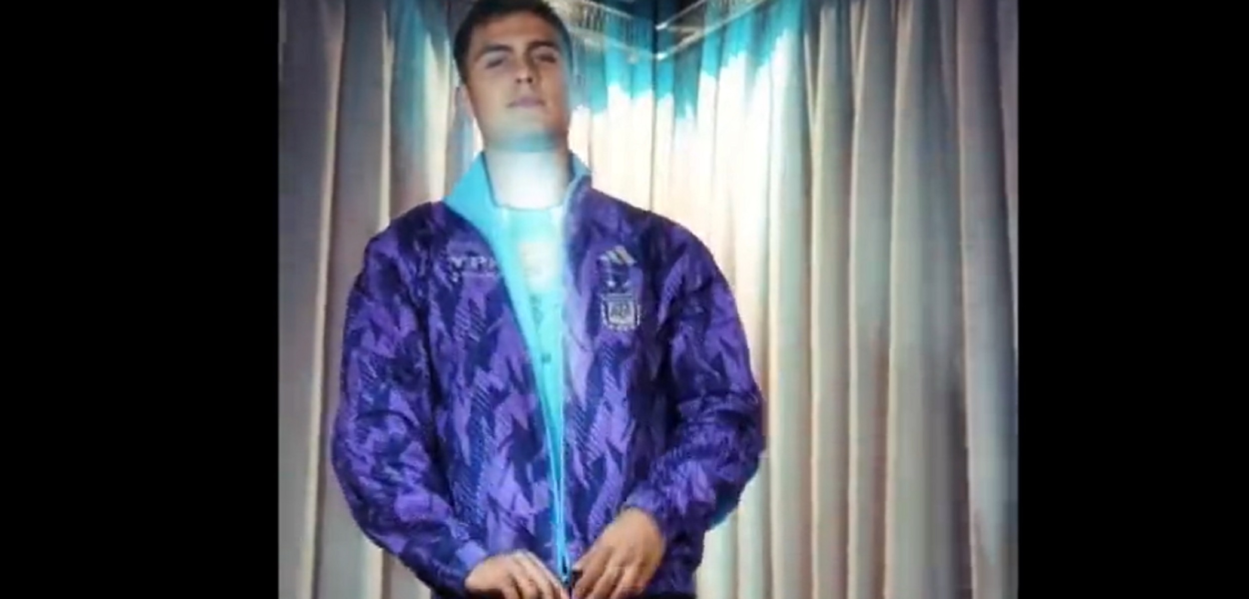 Ο Ντιμπάλα φόρεσε τη φανέλα της Αργεντινής και το TikTok του πήρε… φωτιά (vid)