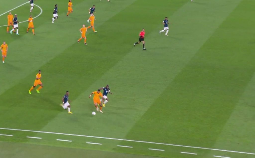 «Αλήτης» ο Χάκπο που… τρύπησε τον Εστουπινιάν! (vid)