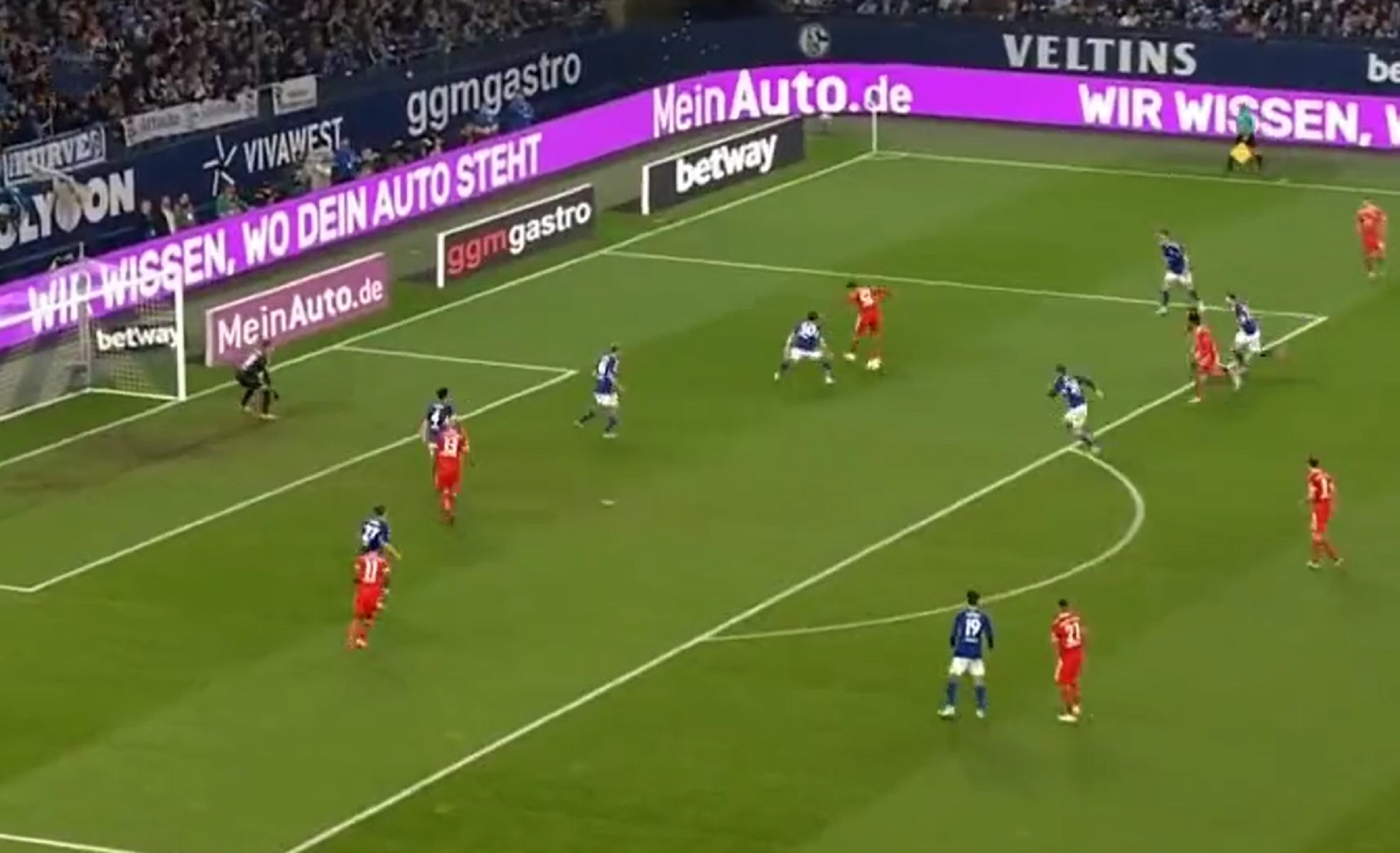 Μουσιάλα – Γκνάμπρι κάνουν ζέσταμα για το Mundial με… ομορφιές στη Σάλκε (vid)