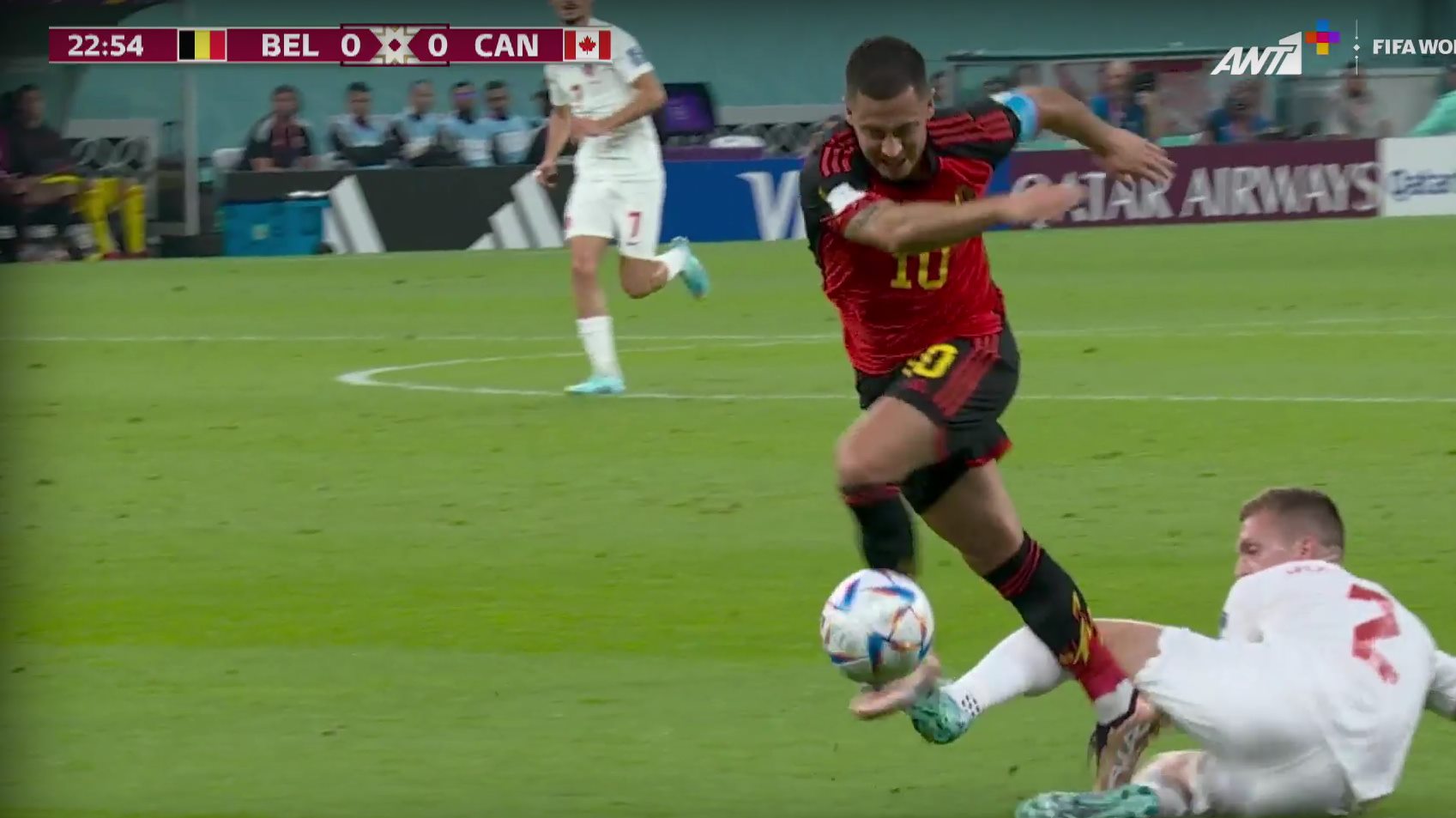 Μάγος Αζάρ: Απίθανο κατέβασμα της μπάλας! (vid)