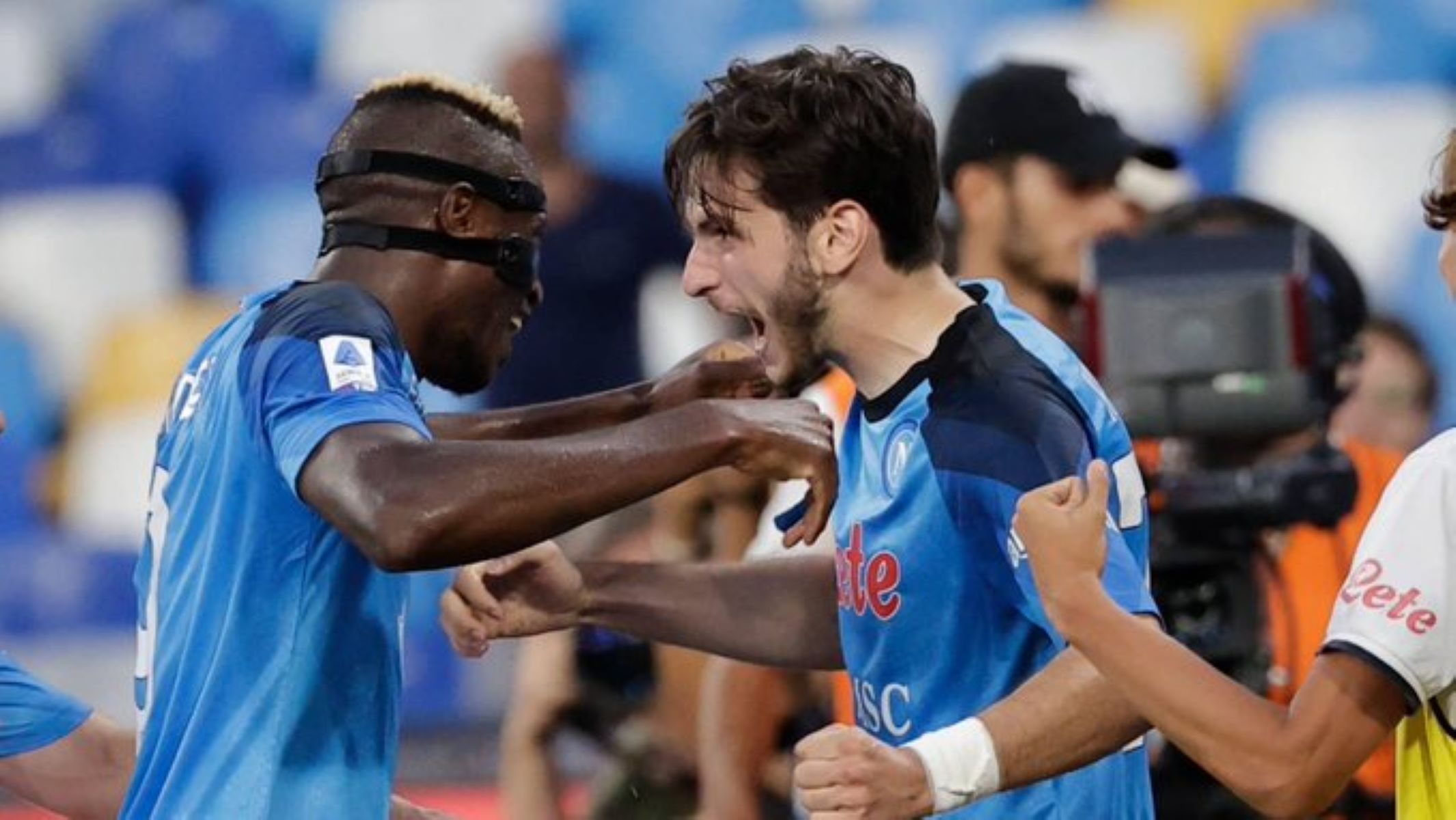 Μαγικό graffiti στη Νάπολη με Κβαρατσχέλια και Μαραντόνα (vid)