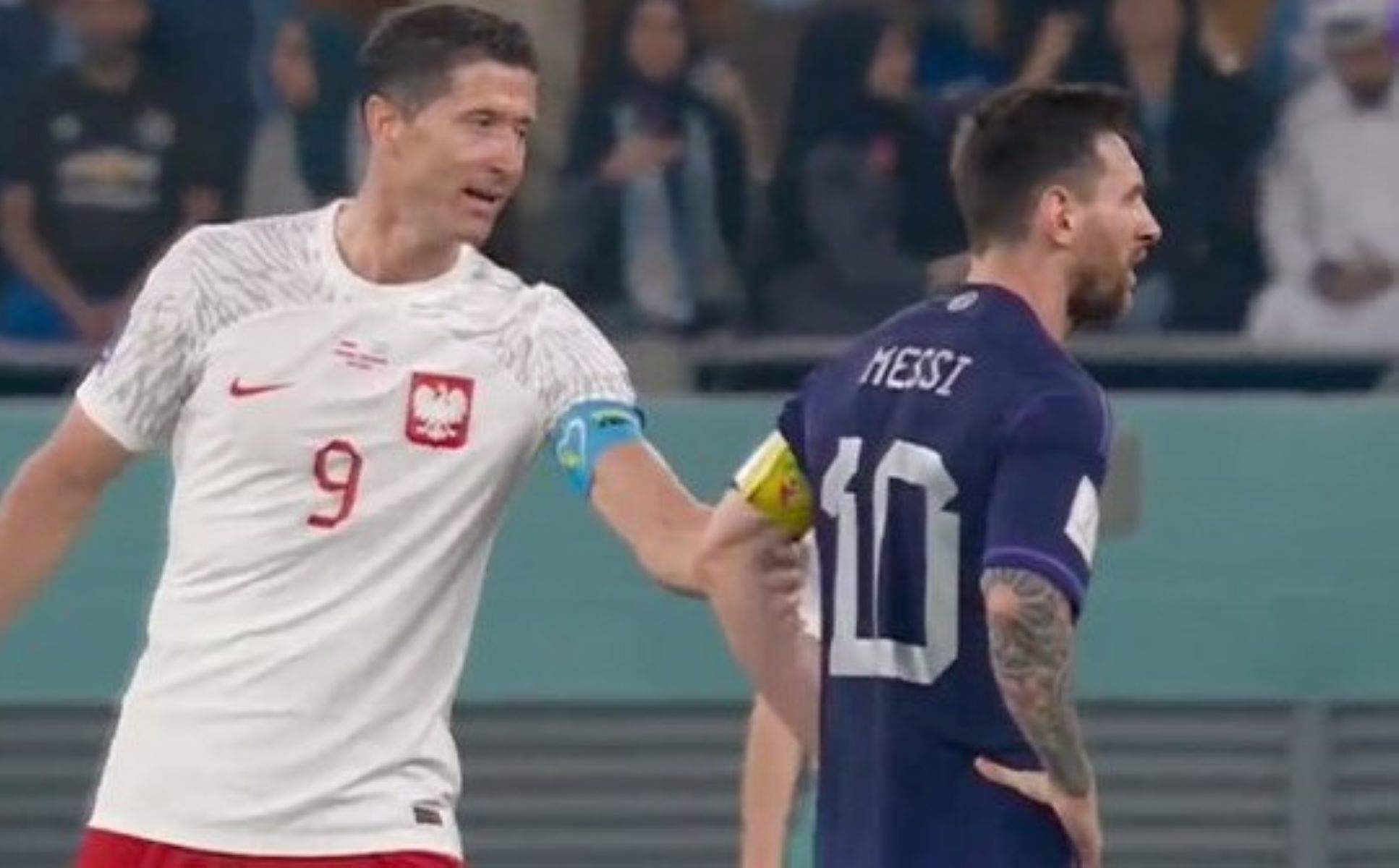 Ο Μέσι έκανε τον Λεβαντόφσκι να… ζαλιστεί από τις προσποιήσεις (vid)