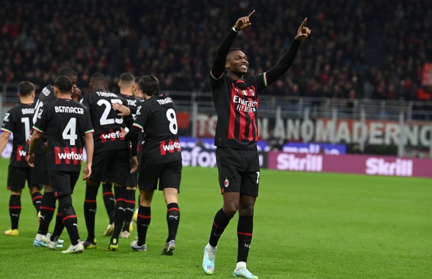 Η Μίλαν δεν τα παρατάει μέχρι να σφυρίξει ο διαιτητής! (vids)