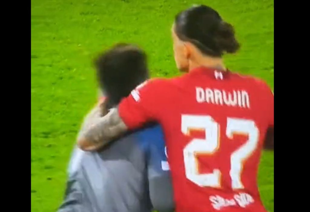 Λίβερπουλ: Δε βάζει μυαλό ο Νούνιες – Κοπάνησε ανελέητα τον Ελμάς (vid)