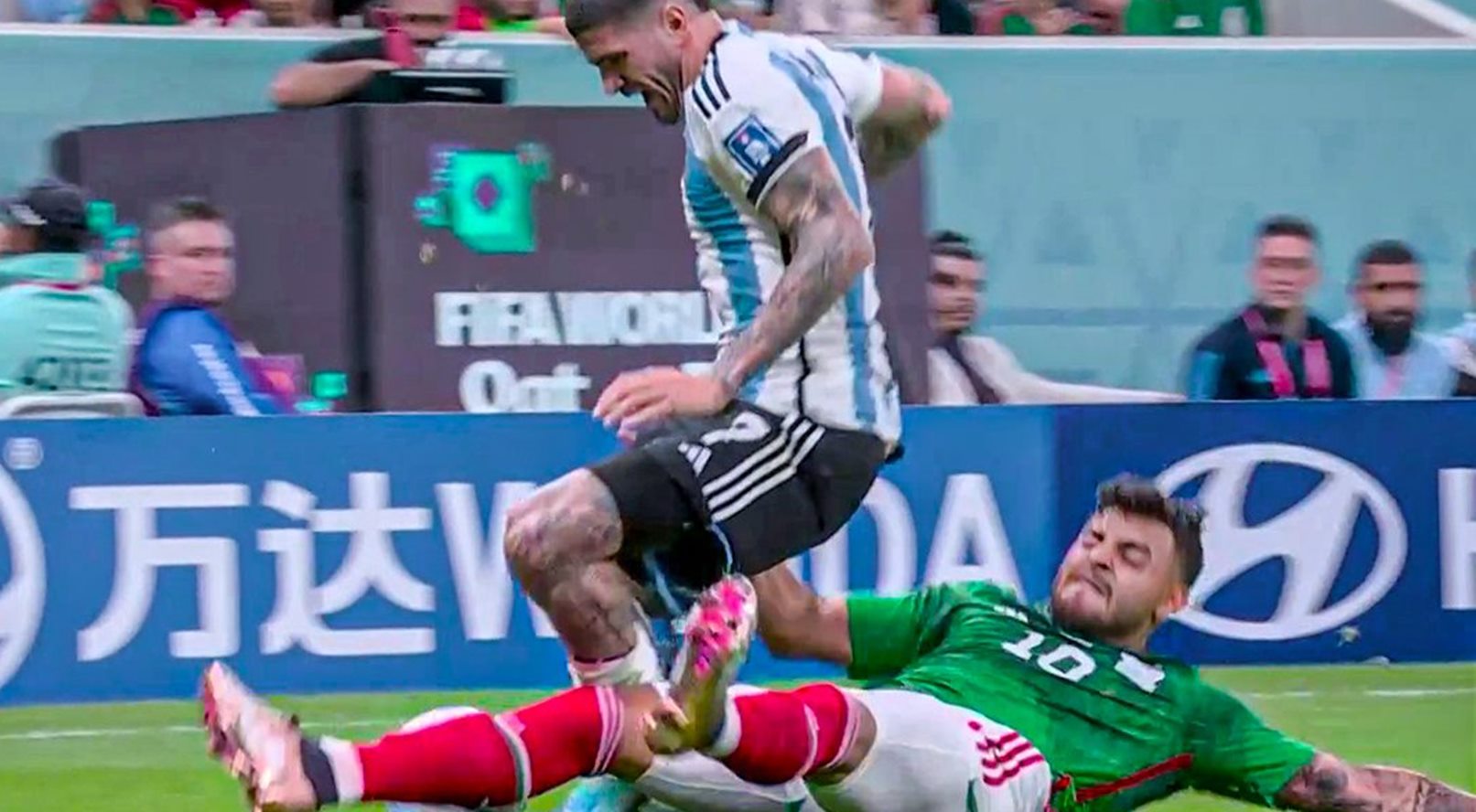 Αργεντινή – Μεξικό: Χάσαμε το μέτρημα από τις κλωτσιές που έπεσαν! (vids)