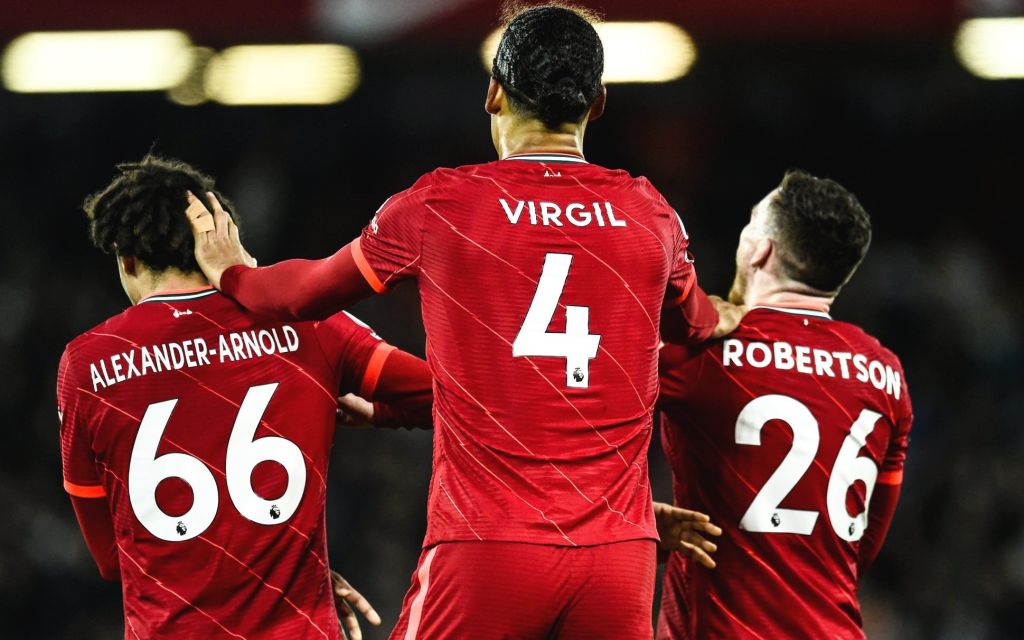 Ο Φαν Ντάικ αποθέωσε στόπερ της Μάντσεστερ Γιουνάιτεντ!