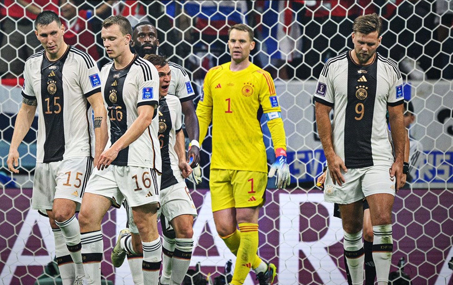 Μαύρες πλερέζες κατέβασαν οι Γερμανοί μετά το στραπάτσο τους! (vids)