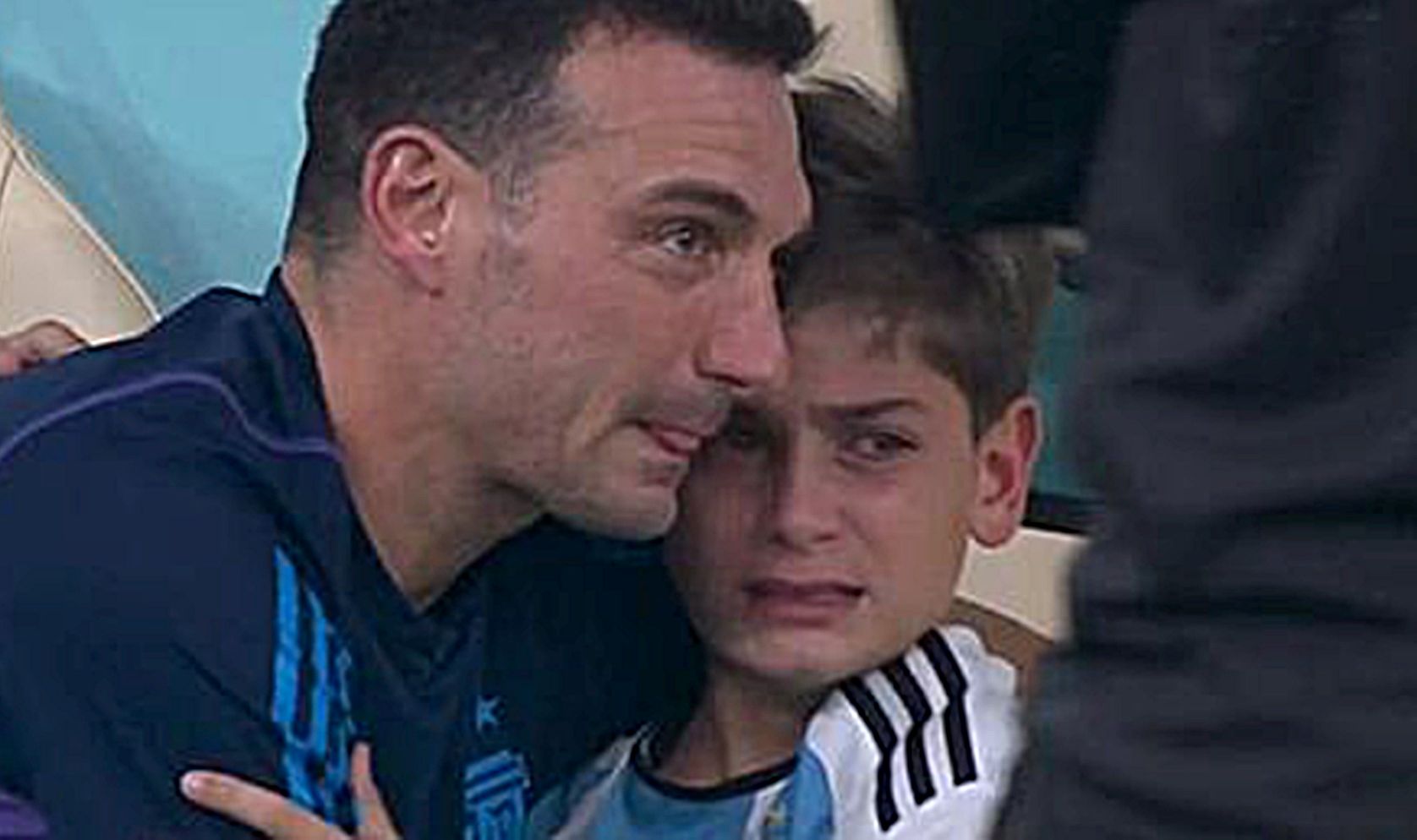 Δάκρυσε από τη χαρά του κι ο γιος του Σκαλόνι με την πρόκριση της Αργεντινής! (vid)