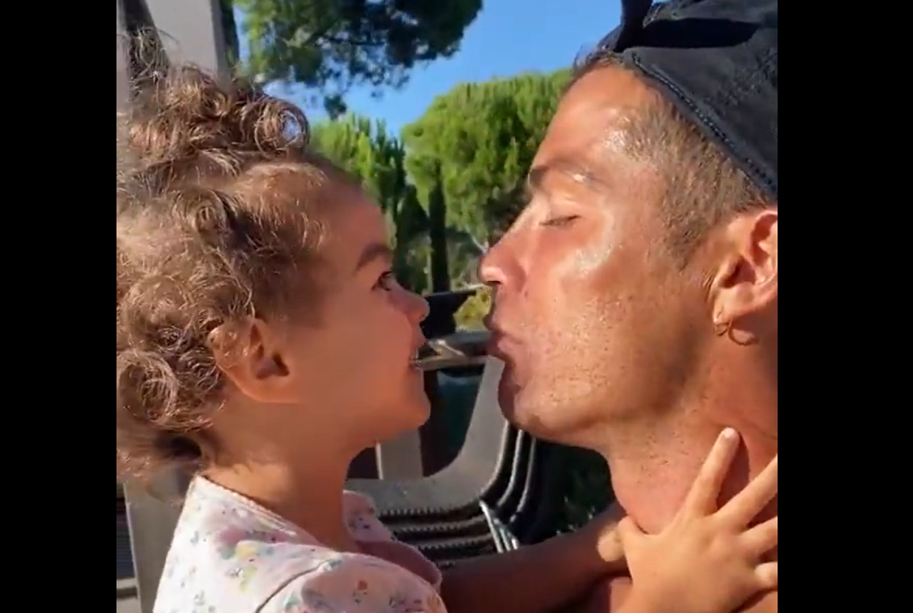 Υπάρχει κι αυτός ο Κριστιάνο, ο χαζομπαμπάς που λατρεύει την κόρη του (vid)