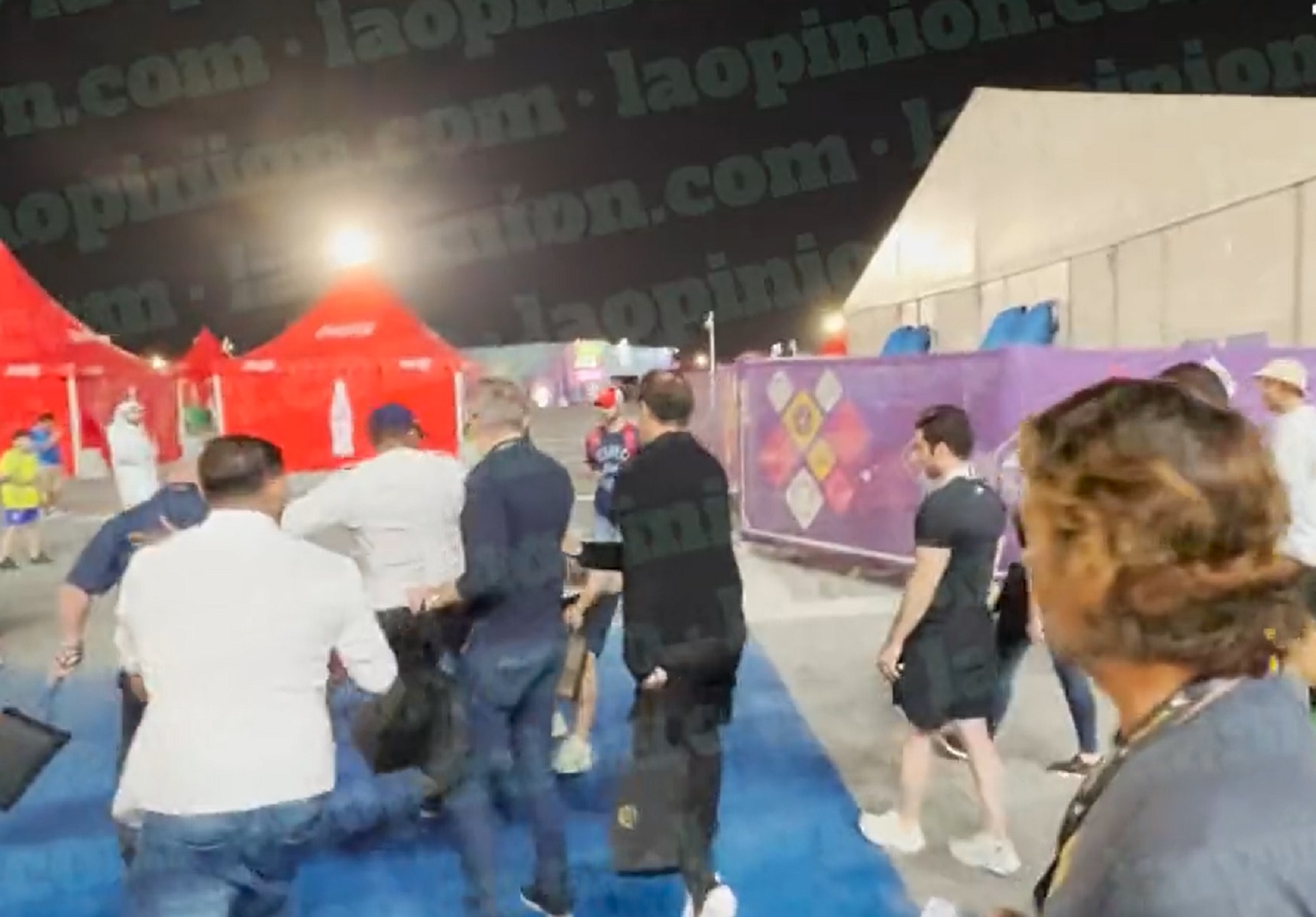 Mundial 2022: Ο Σάμουελ Ετό ξυλοκόπησε άγρια Αλγερινό YouTuber (vid)