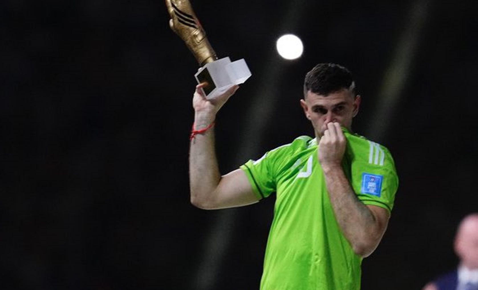 O Εμιλιάνο Μαρτίνες έγινε και πάλι πρώτο θέμα: Αλλά για καλό λόγο αυτή τη φορά! (pic)