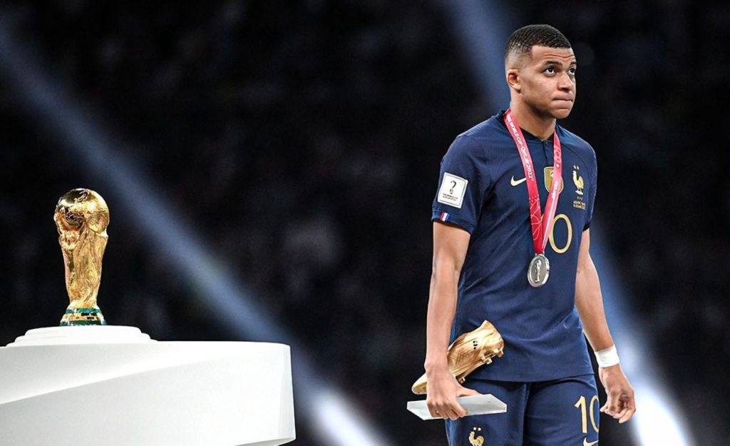 Απαρηγόρητος ο Μπαπέ, δεν τον ένοιαζε το «χρυσό» παπούτσι του Mundial (vid)