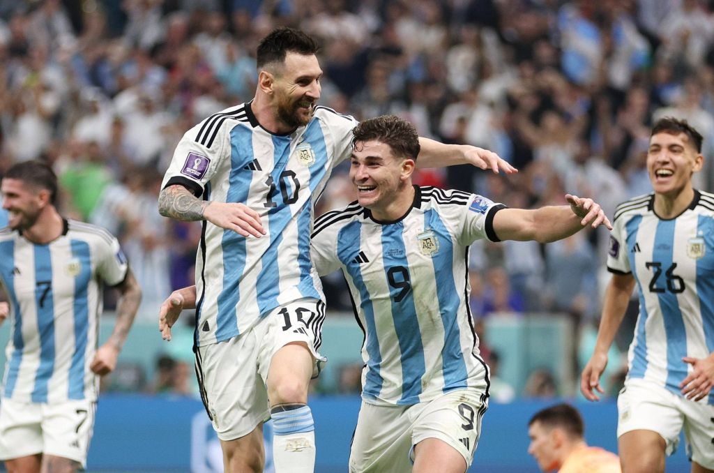 Ντιέγκο, σήκω να δεις τον Μέσι και την παρέα του! (vids)