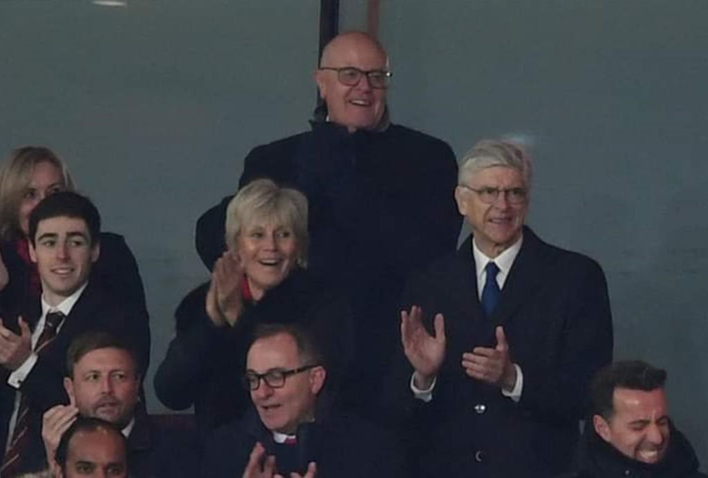 «Υπάρχει μόνο ένας Αρσέν Βενγκέρ»: Το σύνθημα των φίλων της Άρσεναλ που παραλίγο να… ρίξει το «Έμιρεϊτς» (vid)